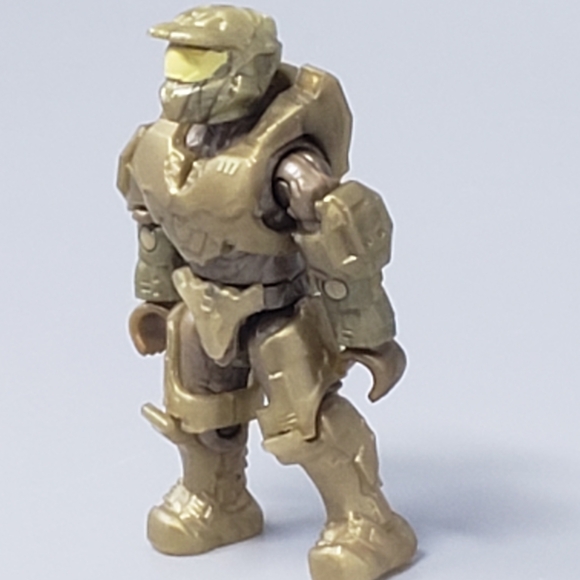 Mega Construx Halo Gold Master Chief Mini-Action Figure - Picture 7 of 8